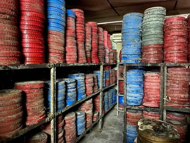 Cơ sở vật chất của hãng phim xuống cấp, nhiều phim hư hỏng nặng, không thể khôi phục. Ảnh: NVCC. Cơ sở vật chất của hãng phim xuống cấp, nhiều phim hư hỏng nặng, không thể khôi phục. Ảnh: NVCC.