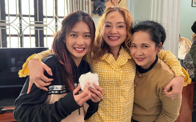 Nhân vật Hà giúp phim có nhiều tình tiết hài hước. Nhân vật Hà giúp phim có nhiều tình tiết hài hước.