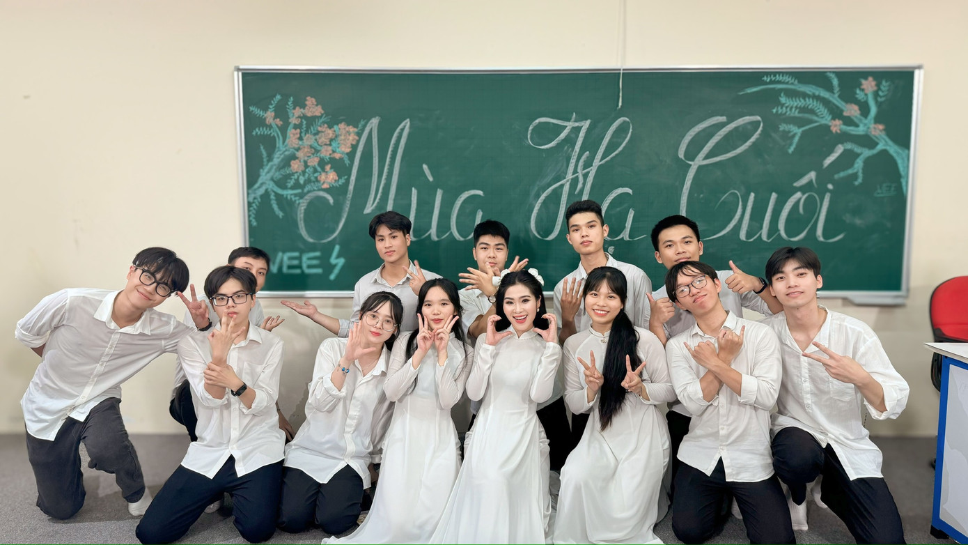 MV được quay tại trường THPT Chu Văn An (Hà Nội). MV được quay tại trường THPT Chu Văn An (Hà Nội).