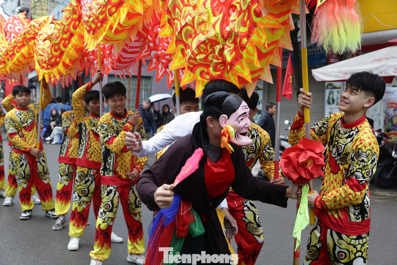 Lễ hội truyền thống làng Triều Khúc diễn ra từ Mùng 9 đến 12 tháng Giêng hàng năm với ý nghĩa tưởng nhớ công lao của Bố Cái Đại Vương Phùng Hưng.
