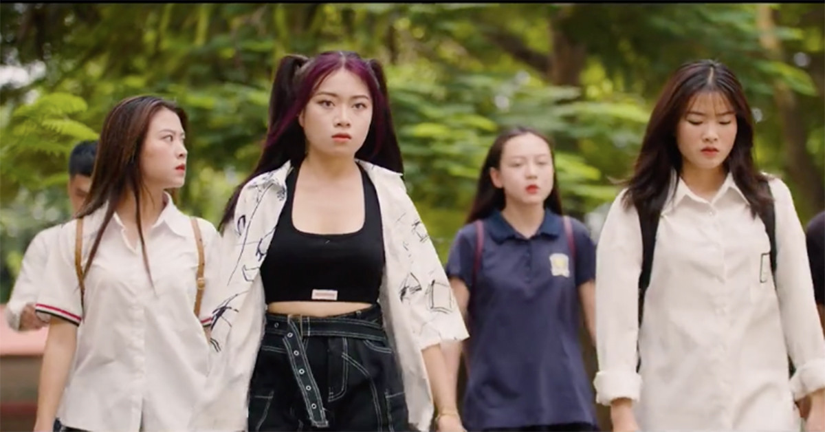 Một cảnh trong Hồn tiểu thư da chị đại. Một cảnh trong Hồn tiểu thư da chị đại.