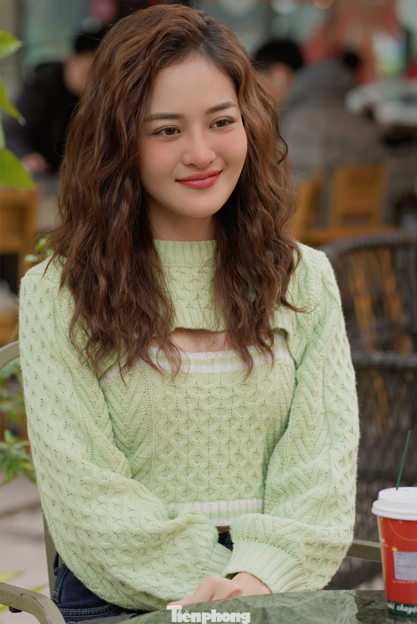 &quot;Ở thời điểm này, tôi nghĩ mình đủ chín, đủ kinh nghiệm để thể hiện những nét diễn độc đáo cho nhân vật. Khi được trao cơ hội, tôi nhận lời lập tức, không suy nghĩ hay phân vân gì thêm&quot;, Thùy Anh chia sẻ với Tiền Phong. Ảnh: TRỌNG QUÂN.