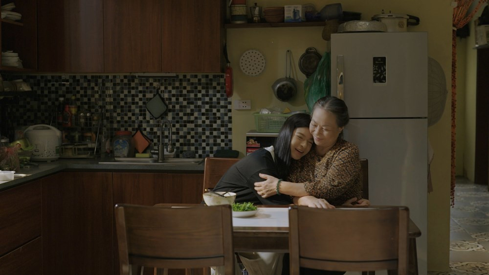 Phim lấy đề tài gia đình quen thuộc.