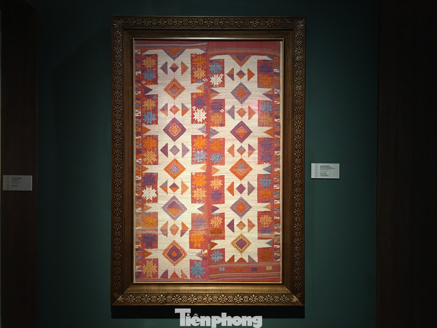 Nà pha trang trí hình rồng biến thể.