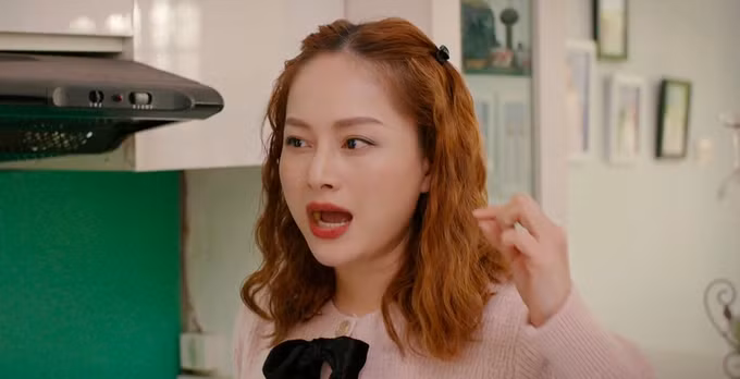 Nhân vật Hà gây ra nhiều rắc rối. Nhân vật Hà gây ra nhiều rắc rối.