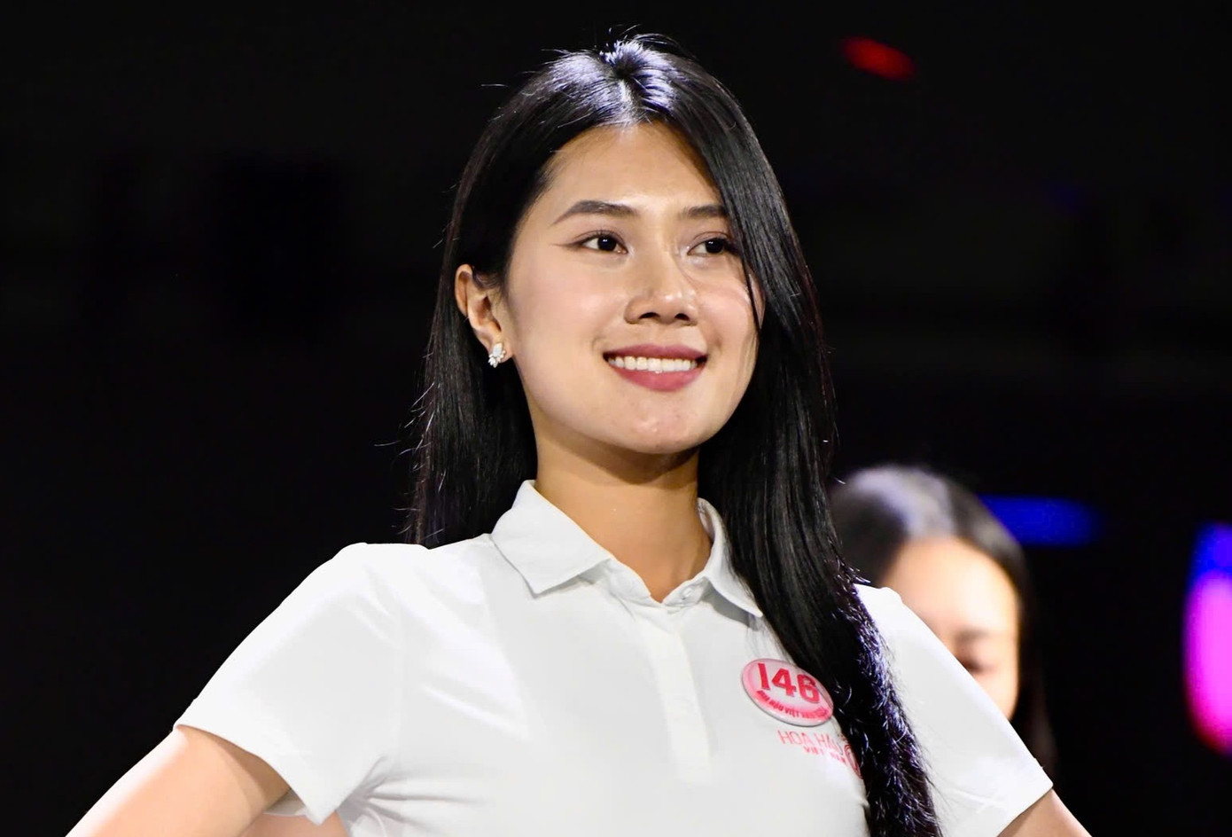 Sân khấu chung khảo toàn quốc được thiết kế ấn tượng, giúp khán giả thuận lợi chiêm ngưỡng các thí sinh. Đường catwalk được dựng dài nhất có thể cho thí sinh.