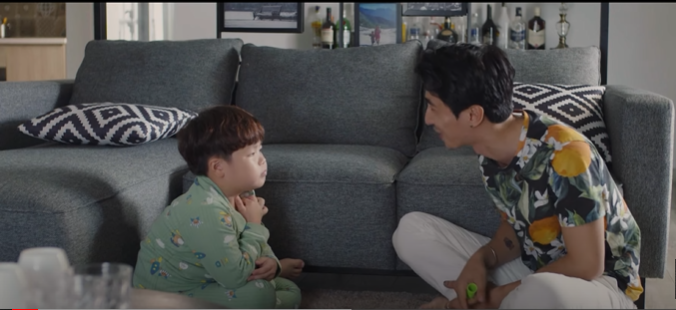 Voi tò mò muốn biết bố đã tán tỉnh mẹ bằng cách nào. Ảnh: CMH. Voi tò mò muốn biết bố đã tán tỉnh mẹ bằng cách nào. Ảnh: CMH.