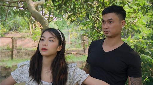 Cặp đôi hài hước, đáng yêu trong phim &quot;Phố trong làng&quot;.