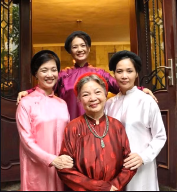 Đại gia đình nghệ sĩ có nhiều danh hiệu hiếm có ở Việt Nam.