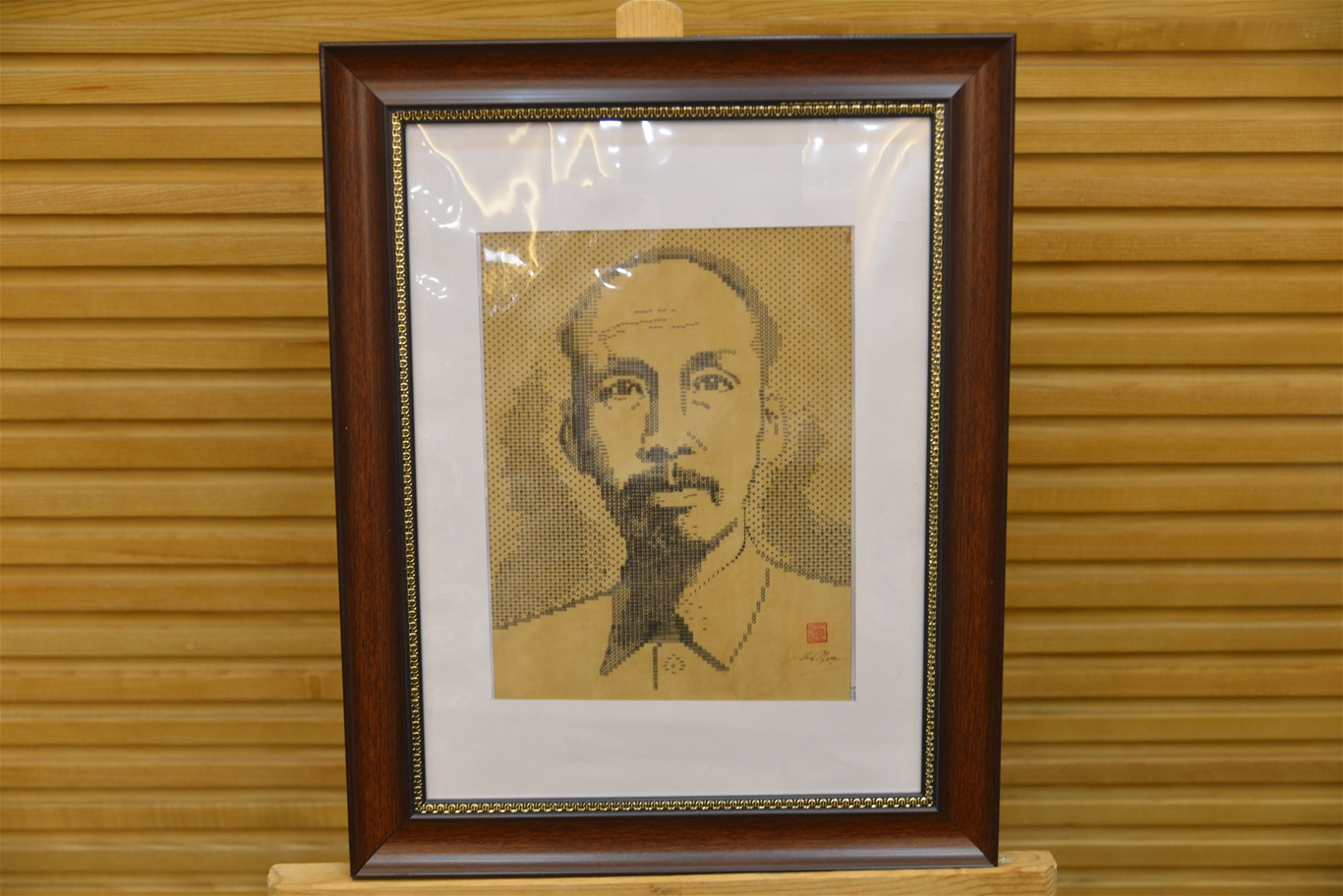 Bức chân dung Chủ tịch Hồ Chí Minh của ông Lê Ngọc được tặng lại cho Bảo tàng Hồ Chí Minh. Bức chân dung Chủ tịch Hồ Chí Minh của ông Lê Ngọc được tặng lại cho Bảo tàng Hồ Chí Minh.