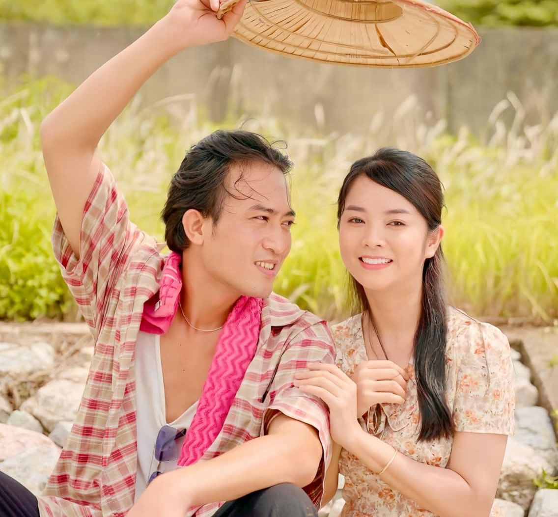 Cặp nhân vật phụ được yêu mến ở Làng trong phố. Cặp nhân vật phụ được yêu mến ở Làng trong phố.