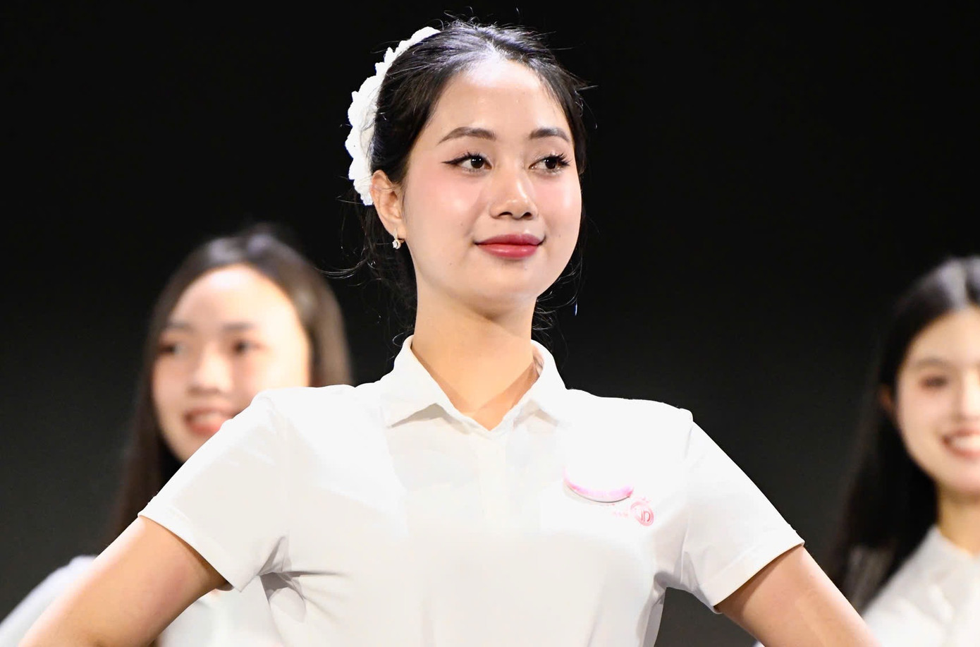 Thí sinh Nguyễn Mai Phương cho biết cô không quan trọng việc ép cân nghiêm ngặt trước đêm thi. Với Mai Phương, vẻ đẹp toát lên từ thần thái, nụ cười mới là yếu tố quan trọng.