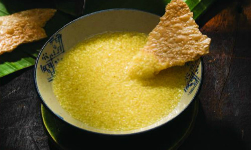 Người dân quan niệm ăn rượu nếp cho sâu bọ say.