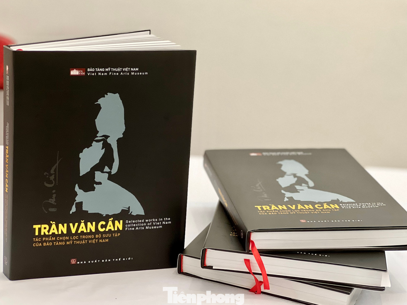 Cuốn Trần Văn Cẩn - Tác phẩm chọn lọc trong bộ sưu tập của Bảo tàng Mỹ thuật Việt Nam, hoàn thành vào tháng 7/2024. Cuốn Trần Văn Cẩn - Tác phẩm chọn lọc trong bộ sưu tập của Bảo tàng Mỹ thuật Việt Nam, hoàn thành vào tháng 7/2024.