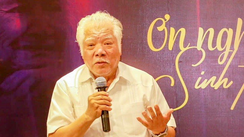 NSƯT Lê Chức lao động nghệ thuật miệt mài dù đã gần 80 tuổi. NSƯT Lê Chức lao động nghệ thuật miệt mài dù đã gần 80 tuổi.