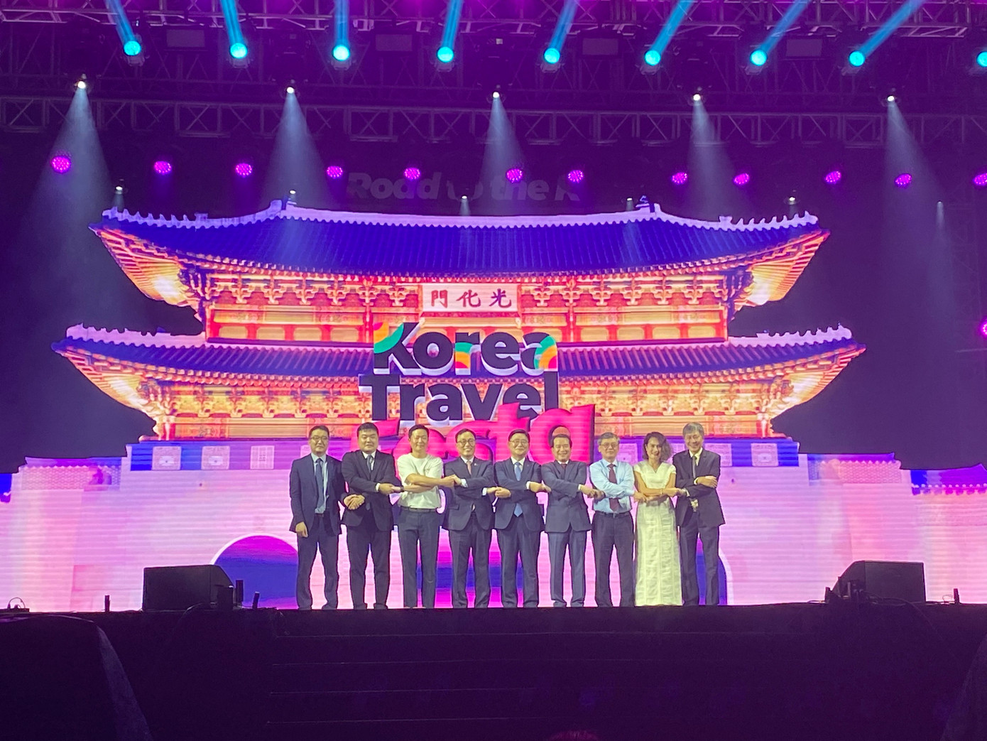 Lãnh đạo ngành du lịch của hai quốc gia kỳ vọng giao lưu du lịch giữa hai nước ngày càng phát triển hơn nữa.