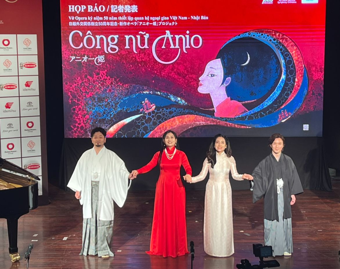 Bốn nghệ sĩ vào vai chính của vở opera Công nữ Anio. Bốn nghệ sĩ vào vai chính của vở opera Công nữ Anio.