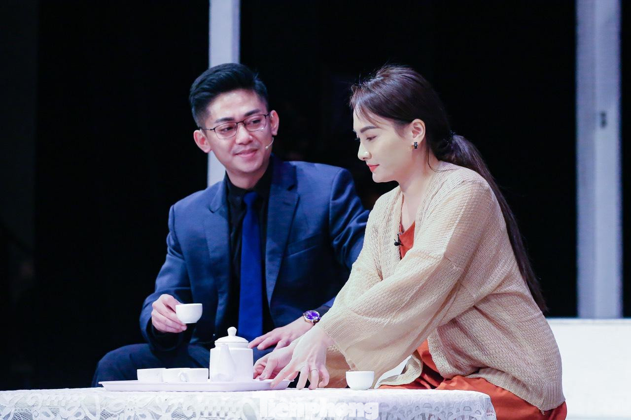 Bảo Thanh vừa công diễn vở Cận vệ - tác phẩm nằm trong chuỗi hoạt động nghệ thuật chào mừng kỷ niệm 70 năm Ngày thành lập lực lượng Cảnh vệ Công an Nhân dân. Cô đóng vai vợ của người cận vệ có hoàn cảnh gia đình khó khăn. Ảnh: TRỌNG TÀI. Bảo Thanh vừa công diễn vở Cận vệ - tác phẩm nằm trong chuỗi hoạt động nghệ thuật chào mừng kỷ niệm 70 năm Ngày thành lập lực lượng Cảnh vệ Công an Nhân dân. Cô đóng vai vợ của người cận vệ có hoàn cảnh gia đình khó khăn. Ảnh: TRỌNG TÀI.