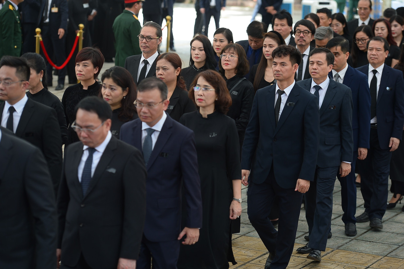 Lễ viếng Tổng Bí thư Nguyễn Phú Trọng bắt đầu từ 7h sáng nay (25/7) tại Nhà tang lễ Quốc gia số 5 Trần Thánh Tông và quê nhà Tổng Bí thư ở xã Đông Hội, huyện Đông Anh, Hà Nội và tại Hội trường Thống Nhất (TP.HCM). Tại Nhà tang lễ Quốc gia số 5 Trần Thánh Tông, nhiều nghệ sĩ cùng đoàn Bộ Văn hóa, Thể thao và Du lịch do Thứ trưởng Tạ Quang Đông dẫn đầu kính viếng Tổng Bí thư Nguyễn Phú Trọng.