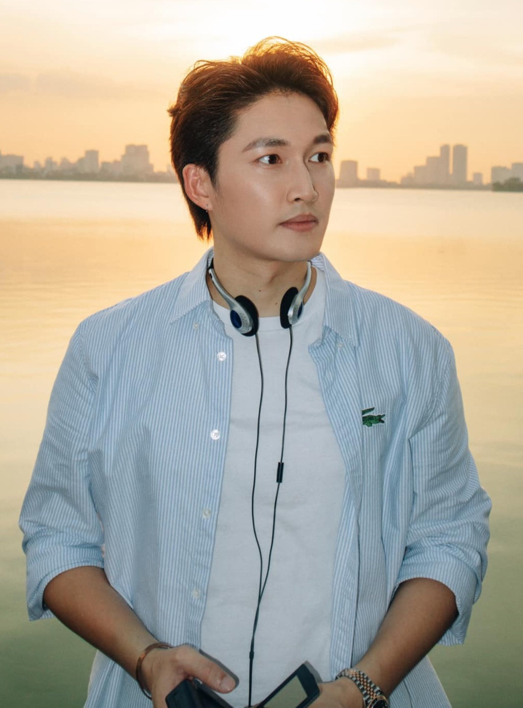 Đình Tú đóng nhiều phim trên sóng giờ vàng. Đình Tú đóng nhiều phim trên sóng giờ vàng.