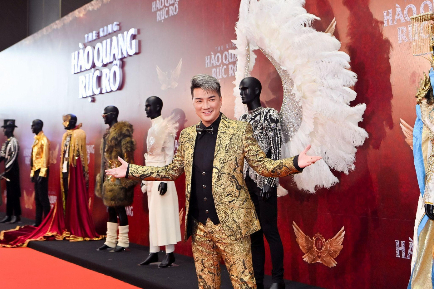 Đàm Vĩnh Hưng gỡ bỏ từ "ông hoàng" trong tiêu đề phim sau khi nhận chỉ trích gay gắt từ dư luận.