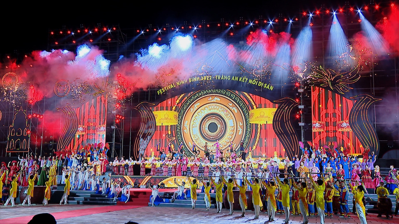 Ninh Bình là điểm sáng trong phát triển công nghiệp văn hóa. Ninh Bình là điểm sáng trong phát triển công nghiệp văn hóa.