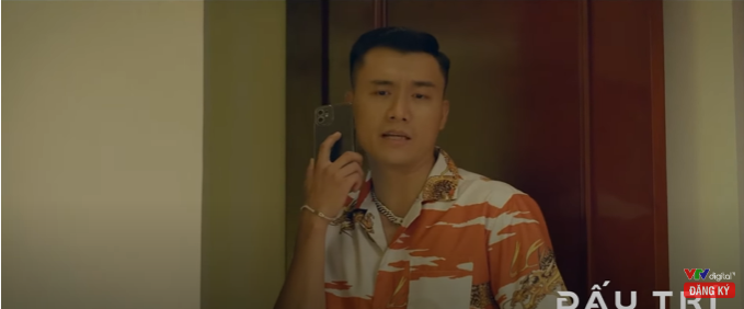 Phong giả làm bạn học của Quyên. Phong giả làm bạn học của Quyên.