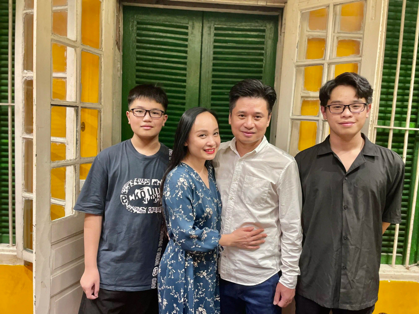 Vợ chồng nghệ sĩ Tấn Minh, Thu Huyền cùng nhận danh hiệu NSND.