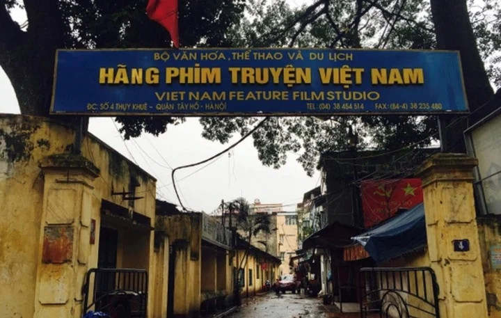 Trụ sở Hãng phim truyện Việt Nam hoang tàn. Trụ sở Hãng phim truyện Việt Nam hoang tàn.