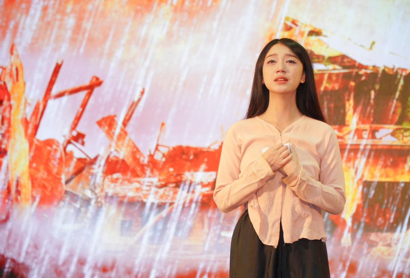 Diễn viên tham gia buổi thử vai cho Mưa đỏ. Diễn viên tham gia buổi thử vai cho Mưa đỏ.