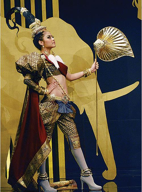 Tại Hoa hậu Hoàn vũ năm 2010, đại diện Thái Lan chiến thắng hạng mục này nhờ trang phục lấy cảm hứng từ những bức họa và hình ảnh con voi