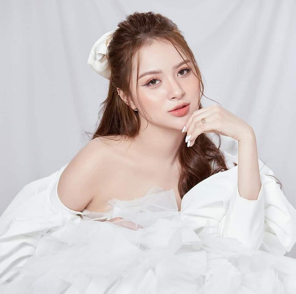 Bà xã xinh như hotgirl của diễn viên Đỗ Duy Nam. Bà xã xinh như hotgirl của diễn viên Đỗ Duy Nam.