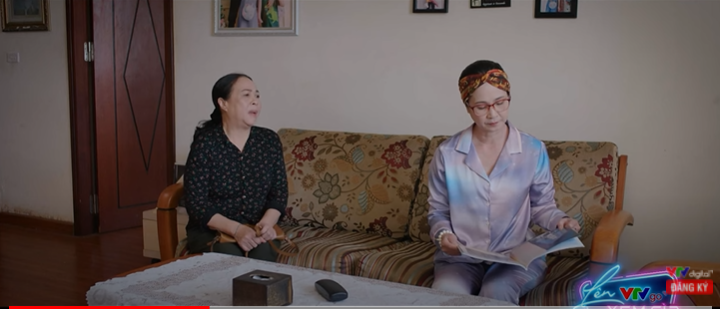 Bà Nga dù đã xuống nước, dịu giọng nhưng chỉ nhận lại thái độ khinh khỉnh của thông gia. Bà Nga dù đã xuống nước, dịu giọng nhưng chỉ nhận lại thái độ khinh khỉnh của thông gia.