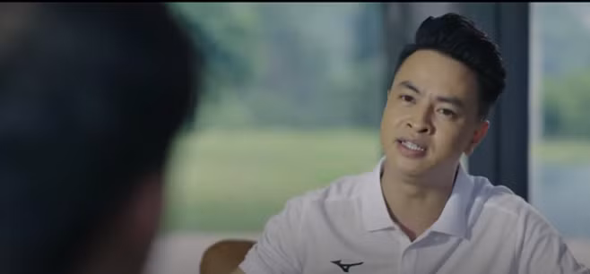 Đông được giao nhiệm vụ giám sát các nhân vật đặc biệt. Ảnh: CMH. Đông được giao nhiệm vụ giám sát các nhân vật đặc biệt. Ảnh: CMH.