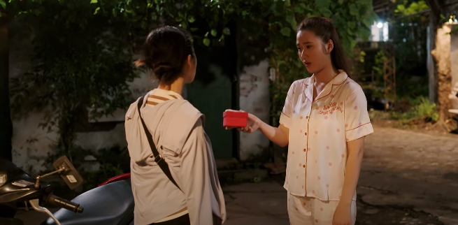 Nhung muốn giữ hòa khí với Hoài. Ảnh: CMH.