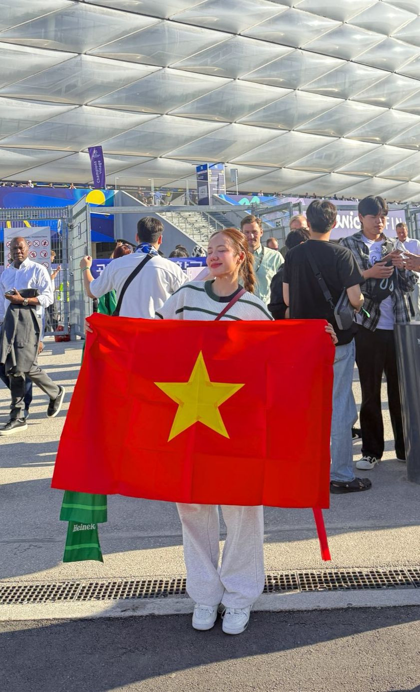 Phương Ly có mặt ở Đức từ 31/5.