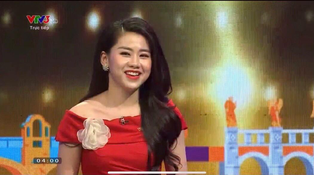 Nữ MC 9x luôn xuất hiện rạng rỡ trên trong mỗi lần lên sóng Nữ MC 9x luôn xuất hiện rạng rỡ trên trong mỗi lần lên sóng