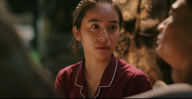 Hoài động viên Hiếu nhận việc ở xưởng mộc. Ảnh: CMH. Hoài động viên Hiếu nhận việc ở xưởng mộc. Ảnh: CMH.