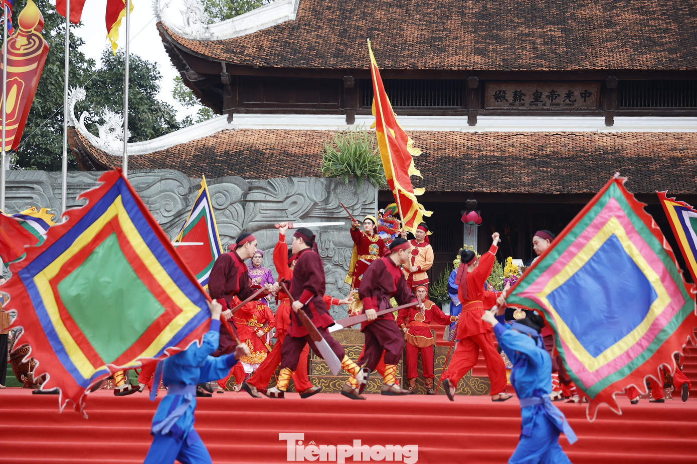 Màn sử thi tái hiện lễ đăng quang, quá trình tiến quân thần tốc ra Bắc và chiến thắng lẫy lừng của vua Quang Trung.