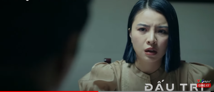 Bình đóng vai trò quan trọng, là cầu nối giữa chị gái và Tuấn. Ảnh: CMH. Bình đóng vai trò quan trọng, là cầu nối giữa chị gái và Tuấn. Ảnh: CMH.