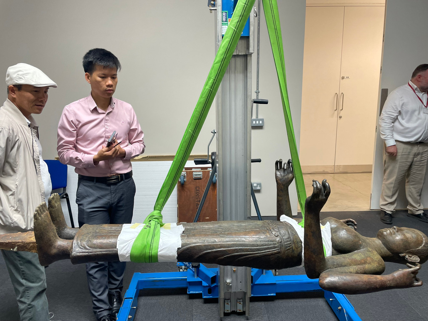 Hiện trạng cổ vật tương đối hoàn chỉnh. Hiện trạng cổ vật tương đối hoàn chỉnh.