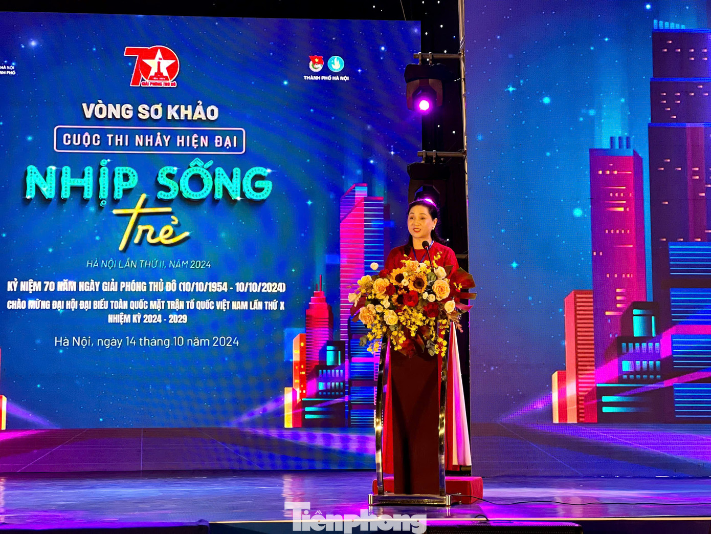 Bà Lý Thị Thúy Hạnh - Giám đốc Trung tâm Văn hóa thành phố - phát biểu khai mạc vòng sơ khảo.