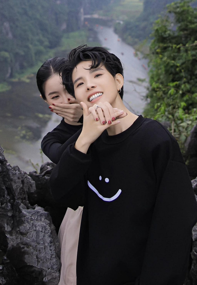 Vũ Cát Tường cầu hôn bạn gái tại Ninh Bình.