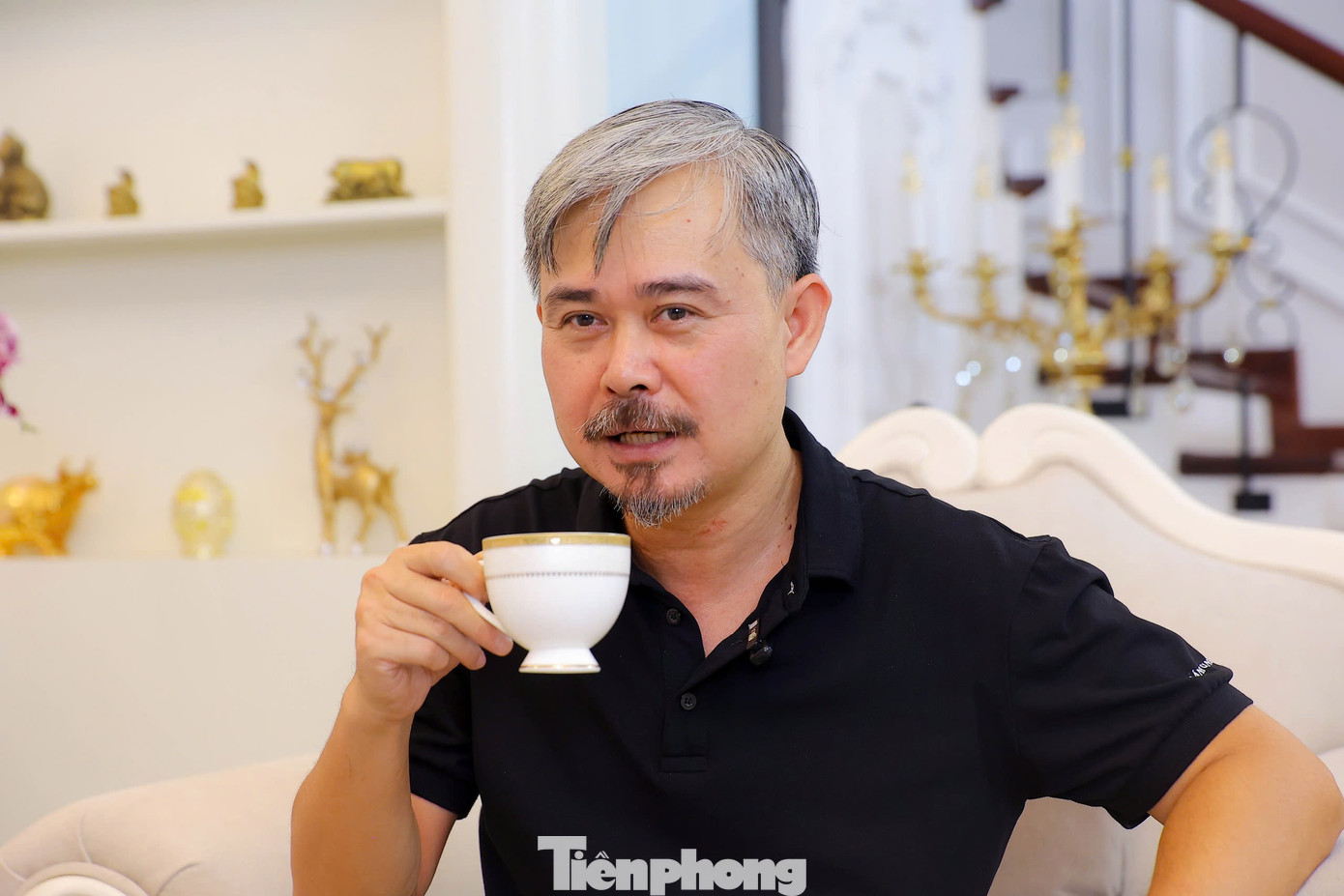 Trong hình dung của anh, Quân là nhân vật hiểm độc, mưu mô và máu lạnh. Nghệ sĩ Vĩnh Xương băn khoăn làm thế nào để toát ra cái uy của kẻ cầm đầu, trong khi vẻ ngoài của anh khá hiền lành. Nam diễn viên đầu tư khá nhiều về phục trang cho vai Quân, một số bộ quần áo anh đặt may riêng để phù hợp với nhân vật.