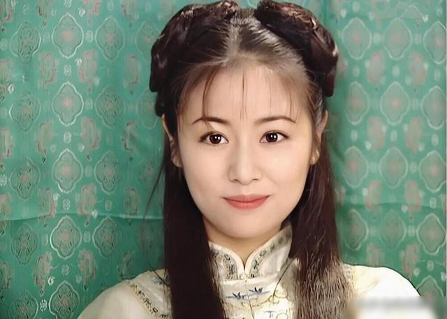 Vẻ trẻ trung, hoạt bát ở tuổi đôi mươi của nữ diễn viên