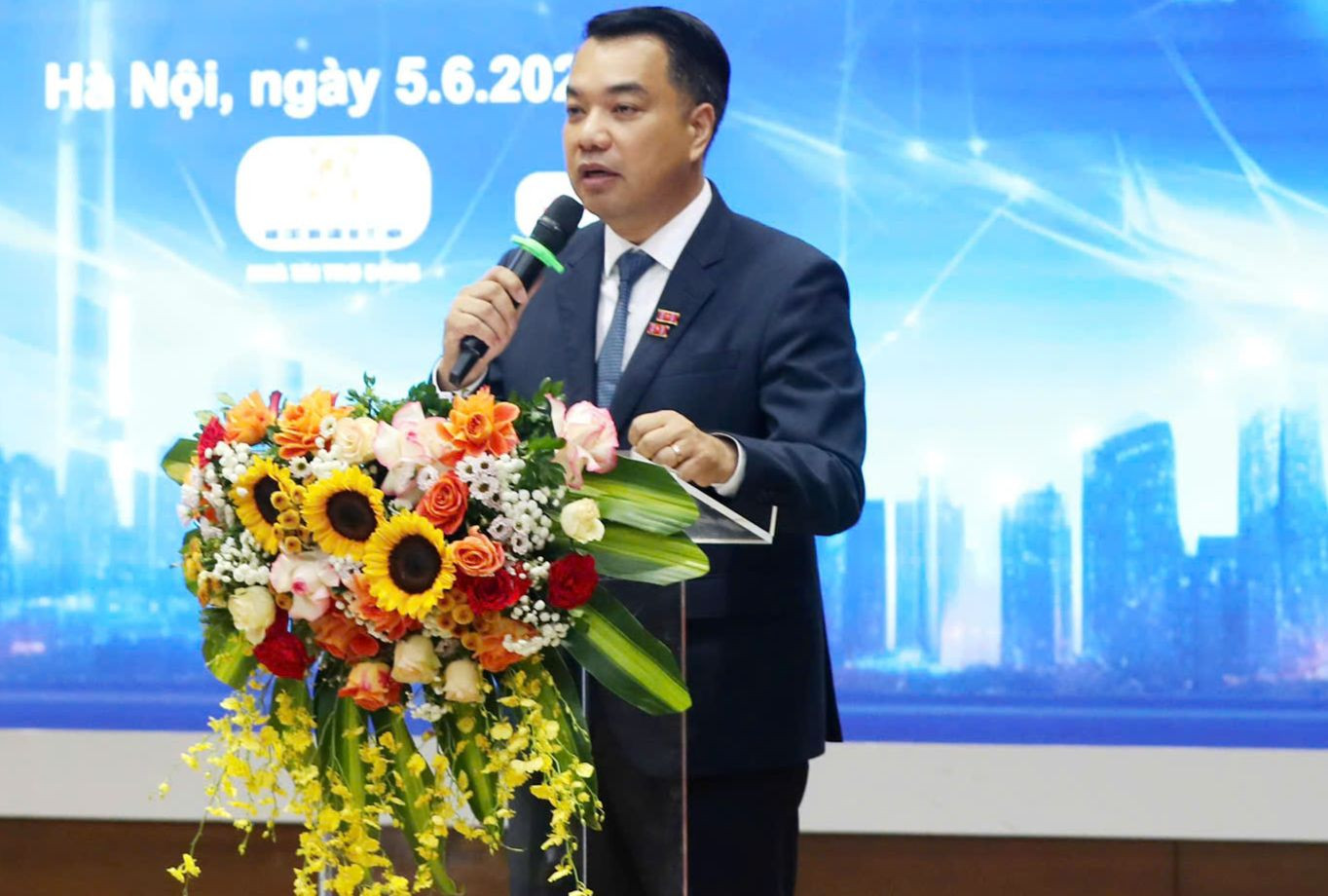 Ông Mạc Quốc Anh phát biểu bế mạc.