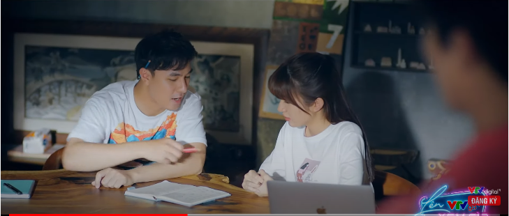 Bách trở về và níu kéo Vân Vân. Bách trở về và níu kéo Vân Vân.