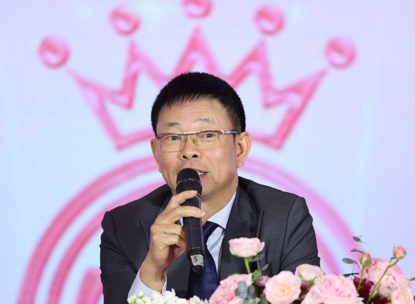 Nhà báo Phùng Công Sưởng - Tổng Biên tập Báo Tiền Phong - Trưởng Ban tổ chức Hoa hậu Việt Nam 2024.