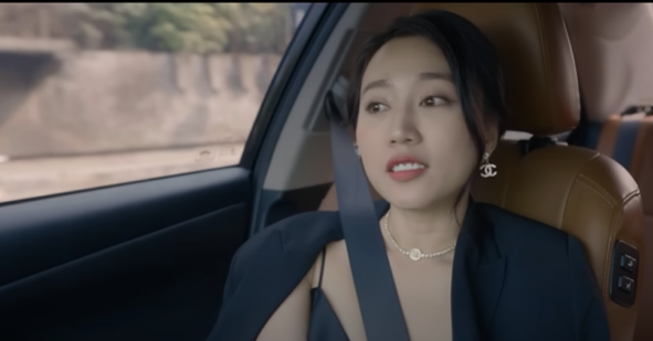 Diệu tiết lộ bí mật của vợ chồng Việt - Ly cho Quân. Ảnh: CMH. Diệu tiết lộ bí mật của vợ chồng Việt - Ly cho Quân. Ảnh: CMH.