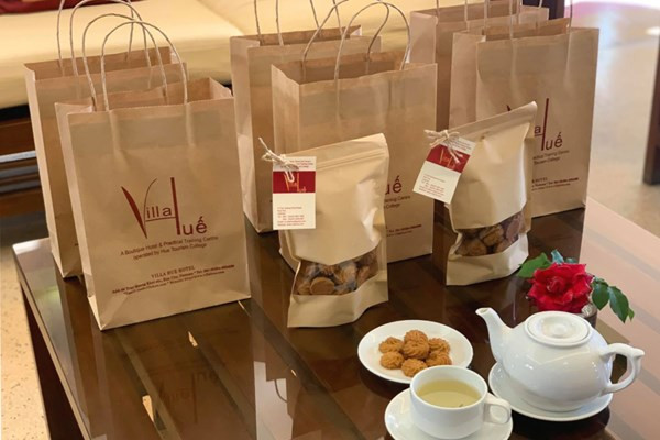 Các điểm du lịch, cơ sở lưu trú tiết kiệm chi phí nhờ nói không với đồ nhựa. Các điểm du lịch, cơ sở lưu trú tiết kiệm chi phí nhờ nói không với đồ nhựa.